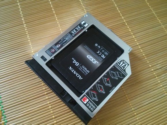 �Pӛ���̑B(t��i)Ӳ�P���b���������(q��)λ���bSSD�̑B(t��i)Ӳ��