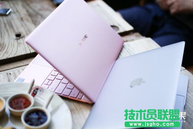 �A��MateBook X���O��MacBook�Ă��ð��������u�y