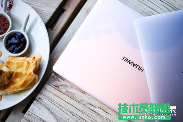 �A��MateBook X���O��MacBook�Ă��ð��������u�y