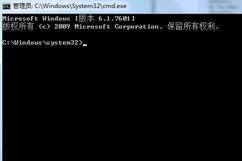 ����T����